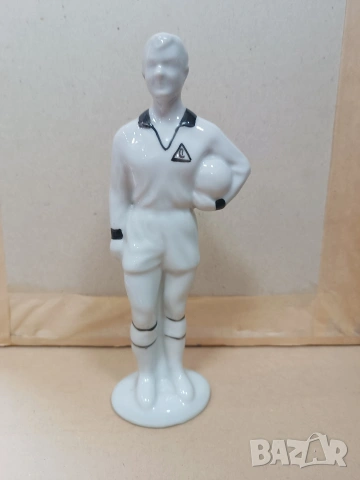 рядка порцеланова фигура футболист