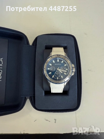Часовник Nautica в перфектно състояние в гаранция