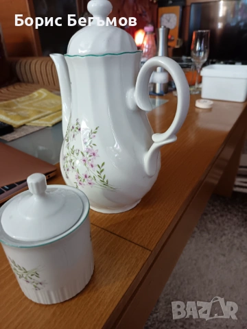 Порцеланов чайник и каничка  за чай “Китка” гр. Нови Пазар, снимка 3 - Сервизи - 53885702
