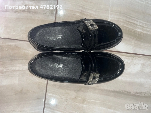 Лачени официални обувки за момиче(34номер)