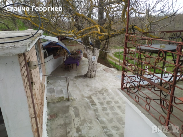 Продава къща с голям двор в село Зорница(Бургаска обл.), снимка 10 - Къщи - 54017074