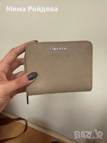 Портмоне Calvin Klein в бежов цвят за жени.
