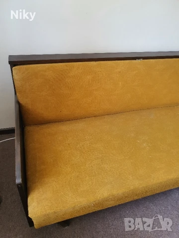 Ретро диван , снимка 3 - Дивани и мека мебел - 50801323