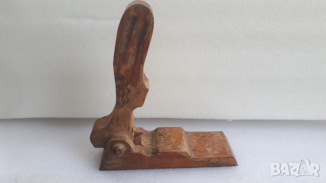 Стар български дървен уред за трошене на орехи, снимка 1 - Антикварни и старинни предмети - 45761189