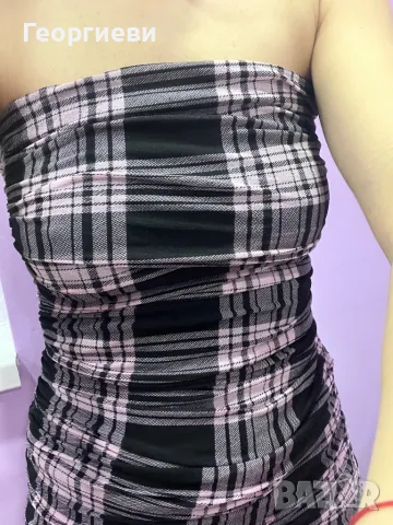 Рокля в розово и черно