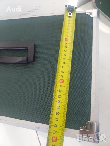 Куфар за инструменти BOSCH Горно отваряем капак  Чекмедже на релси  Две закопчалки и ръкохватка  Габ, снимка 2 - Куфари с инструменти - 52400678