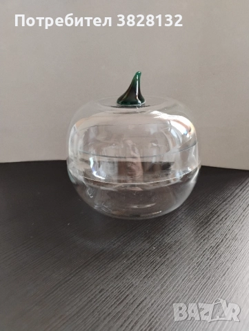 Стъклена бонбониерка