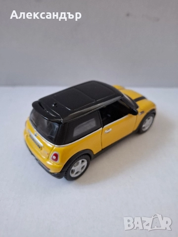 Модел на автомобил Mini Cooper s мащаб 1:36 като нов, снимка 5 - Колекции - 51781909