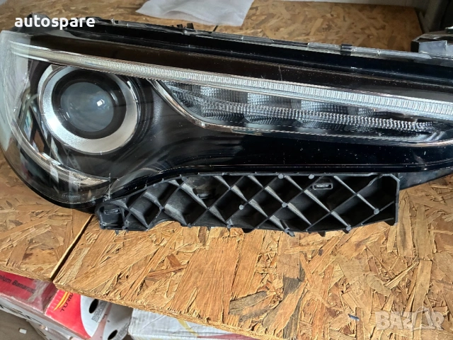 Alfa Romeo Stelvio Алфа Ромео Стелвио. Десен фар. Би-ксенон. 50552984. С забележки. 2 счупени захват, снимка 2 - Части - 53606985