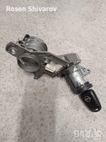 Контактен ключ Opel Astra H Zafira B