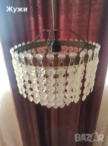 Красив полилей с висулки.НОВИ абажури 