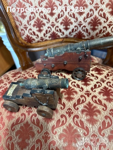 две стари испански оръдия