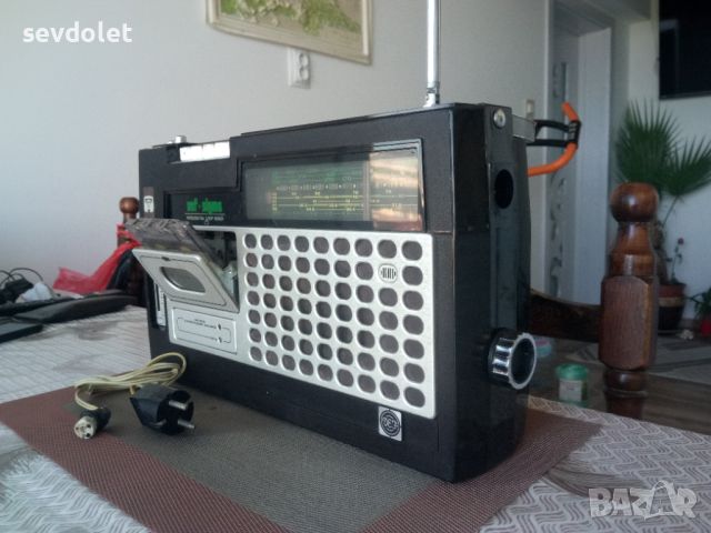 Антикварен модел,радиокасетофон-VEF-260-Sigma., снимка 3 - Антикварни и старинни предмети - 45220020