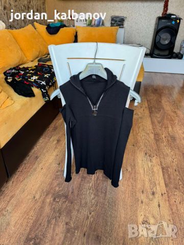 Дамска черна блуза с дълаг ръкав естравагантна с камъчета само за 5лв., снимка 1 - Блузи с дълъг ръкав и пуловери - 46062128