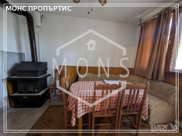 Двуетажна къща с двор и басейн в гр. Дебелец, обл. В. Търново, снимка 6 - Къщи - 51846250