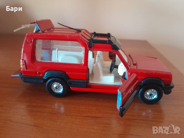 Метална количка на CORGI-MATRA RANCHO, снимка 5 - Колекции - 45620324