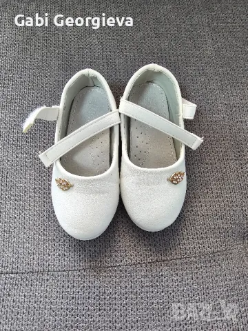 Детски бели и черни обувки/пантофки 24 25 номер за момиче, снимка 2 - Детски обувки - 49553274