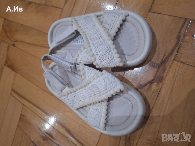 Обувки и сандали за момиче н26, снимка 5 - Детски сандали и чехли - 51736815