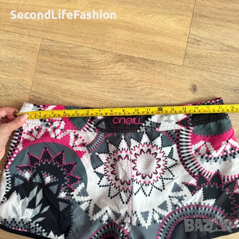 Дамски къси панталони O’Neill размер M-L двулицеви плажни , снимка 6 - Къси панталони и бермуди - 53910249