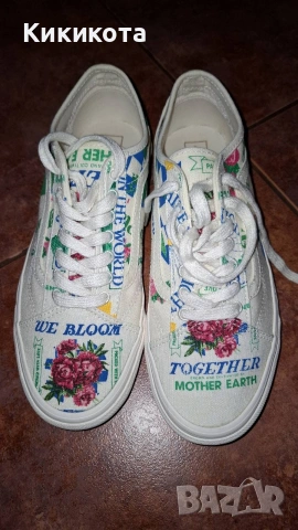 Дамски спортни обувки