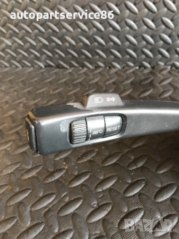 Бутон на колоната на волана за Volvo V50 2.0D (2003-2008) 30772253, снимка 3 - Части - 53866324