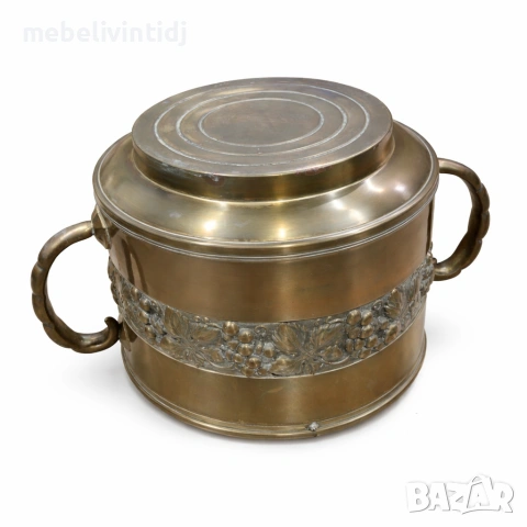 Красива антикварна медна саксия с окачване на верига и декоративен релефен орнамент, снимка 6 - Антикварни и старинни предмети - 53640710