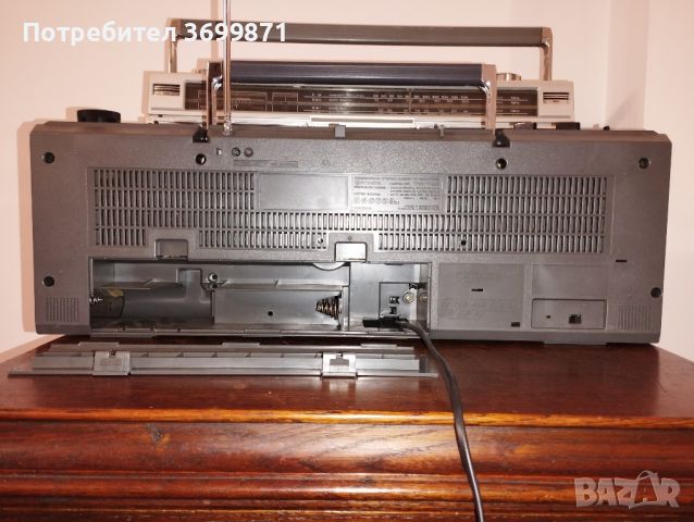 Радиокасетофон Хитачи , снимка 5 - Радиокасетофони, транзистори - 45305218