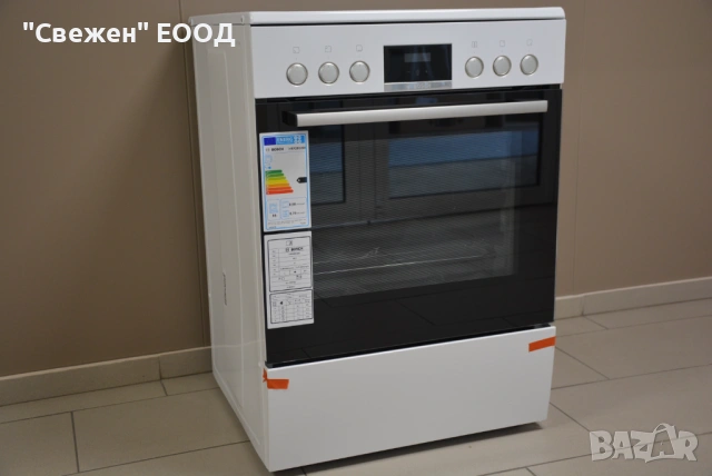 Готварска печка BOSCH HKR39C220 3D горещ въздух стъклокерамичен плот, снимка 2 - Печки, фурни - 53332690