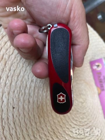 Victorinox-перфектен, снимка 3 - Ножове - 46507042