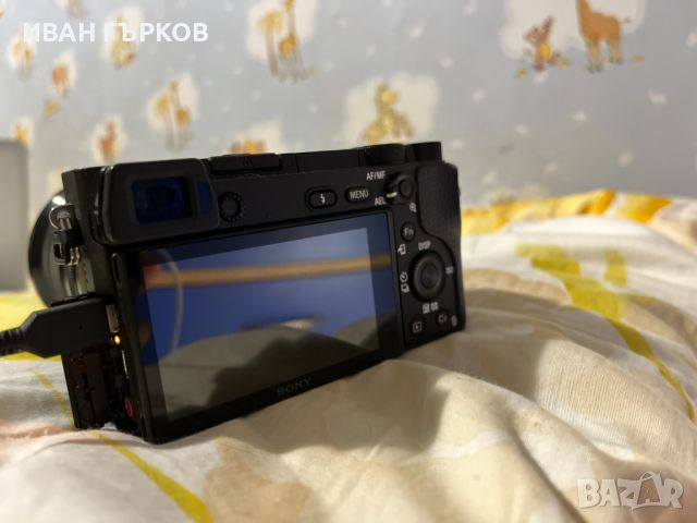Апарат Sony A6300 + обектив Sony 18-105 f4 G OSS, снимка 4 - Фотоапарати - 46436328