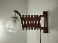 Дървена разтегателна лампа, снимка 1 - Антикварни и старинни предмети - 45422045
