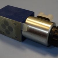 Хидравличен разпределител SACMI-IMOLA R 901020360 directional control valve 24VDC, снимка 4 - Резервни части за машини - 45239284