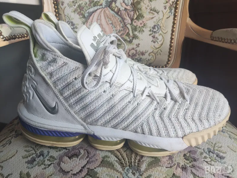 баскетболни маратонки Nike Lebron 16 Buzz Lightyear, снимка 1