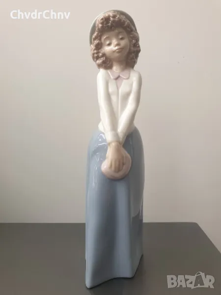 НАО ЛАДРО испанска порцеланова фигура на момиче с чанта/NAO Lladro статуетка 24см, снимка 1