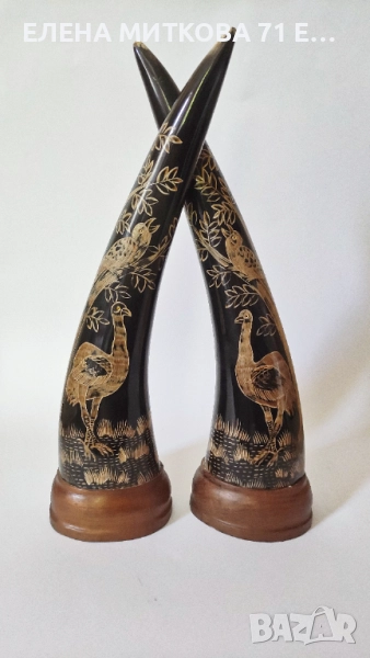 За декорация- двойка ръчно резбовани рогове на дървена поставка, снимка 1