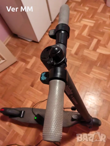 Електрическа тротинетка Segway KickScooter ES2, снимка 7 - Скейтборд, ховърборд, уейвборд - 51047446