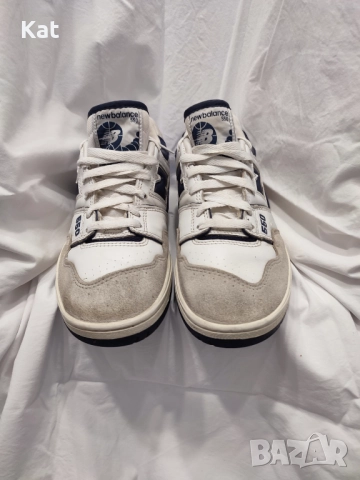 Спортни маратонки New Balance 550, снимка 2 - Маратонки - 51642324