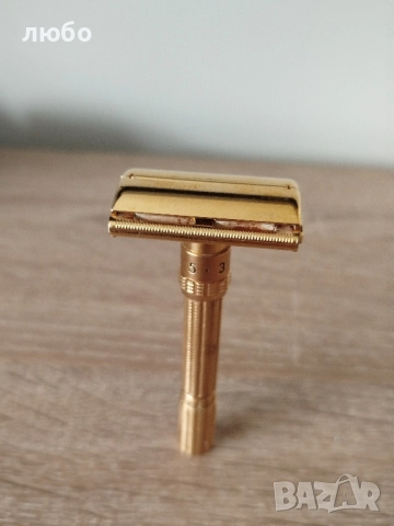 Самобръсначка GILLETE ARISTOCRAT Във 22 м Златно Покритие Чисто Нова не Употребявана , снимка 8 - Други ценни предмети - 52357117
