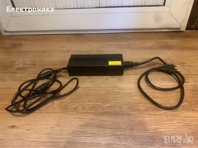 150w Зарядно 20V 7.5A Букса 5.5x2.5mm, снимка 1 - Кабели и адаптери - 48416713