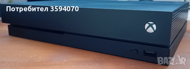 Продавам отлична Xbox One X с дискове, снимка 3 - Xbox конзоли - 53399849
