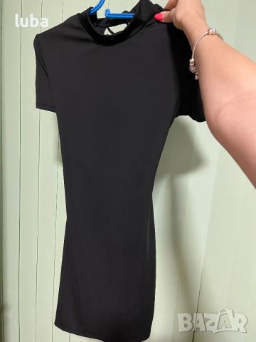 Къса черна рокля с ефектен гръб, снимка 1