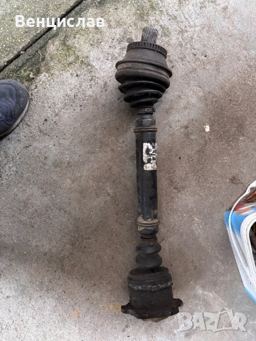 Полуоска за Ауди А6  2003