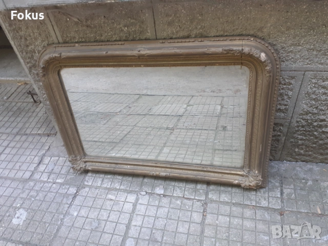 Старо голямо и масивно градско огледало с дъски барок