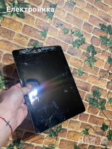 iPad A1954 9.7 6 gen, снимка 3 - Таблети - 52307489