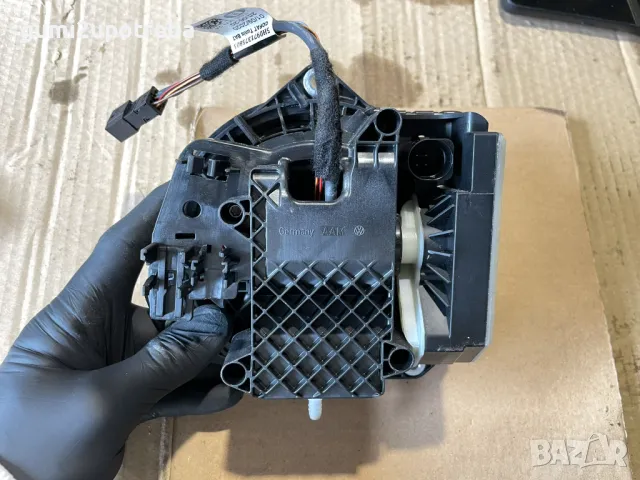 Дръжка Заден Капак Камера Обратно Виждане 10A827469P VW ID.3 E11 pro, снимка 6 - Части - 49923673