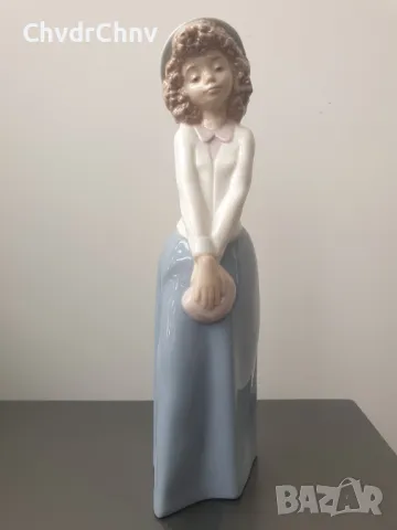 НАО ЛАДРО испанска порцеланова фигура на момиче с чанта/NAO Lladro статуетка 24см, снимка 1 - Колекции - 47095978