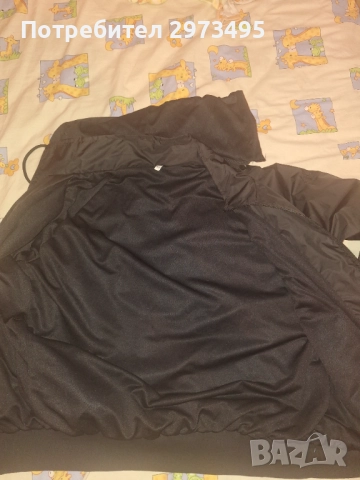 Продавам ветровка Guess, снимка 3 - Якета - 51674368