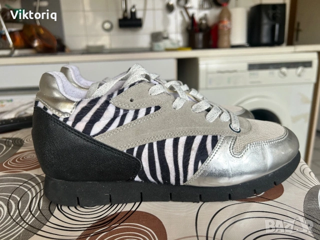 Дамски маратонки, снимка 2 - Маратонки - 54054034