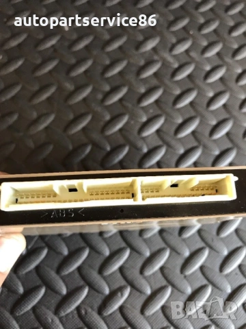 Модул за управление на смарт ключ за Toyota Avensis 2.0 D4D (2009-2014) 89990-05041, снимка 2 - Части - 54216796