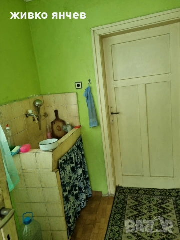 Продавам едноетажна къща в с. Карагеоргиево, снимка 4 - Къщи - 53992289